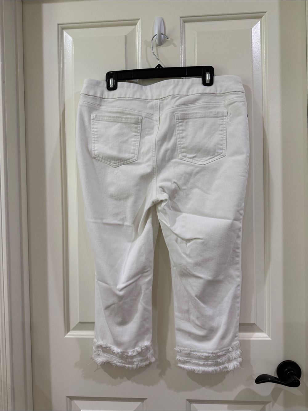 Chico's White Pull On Capri with Fringe-Hem Jeans - Picture 2 of 6
